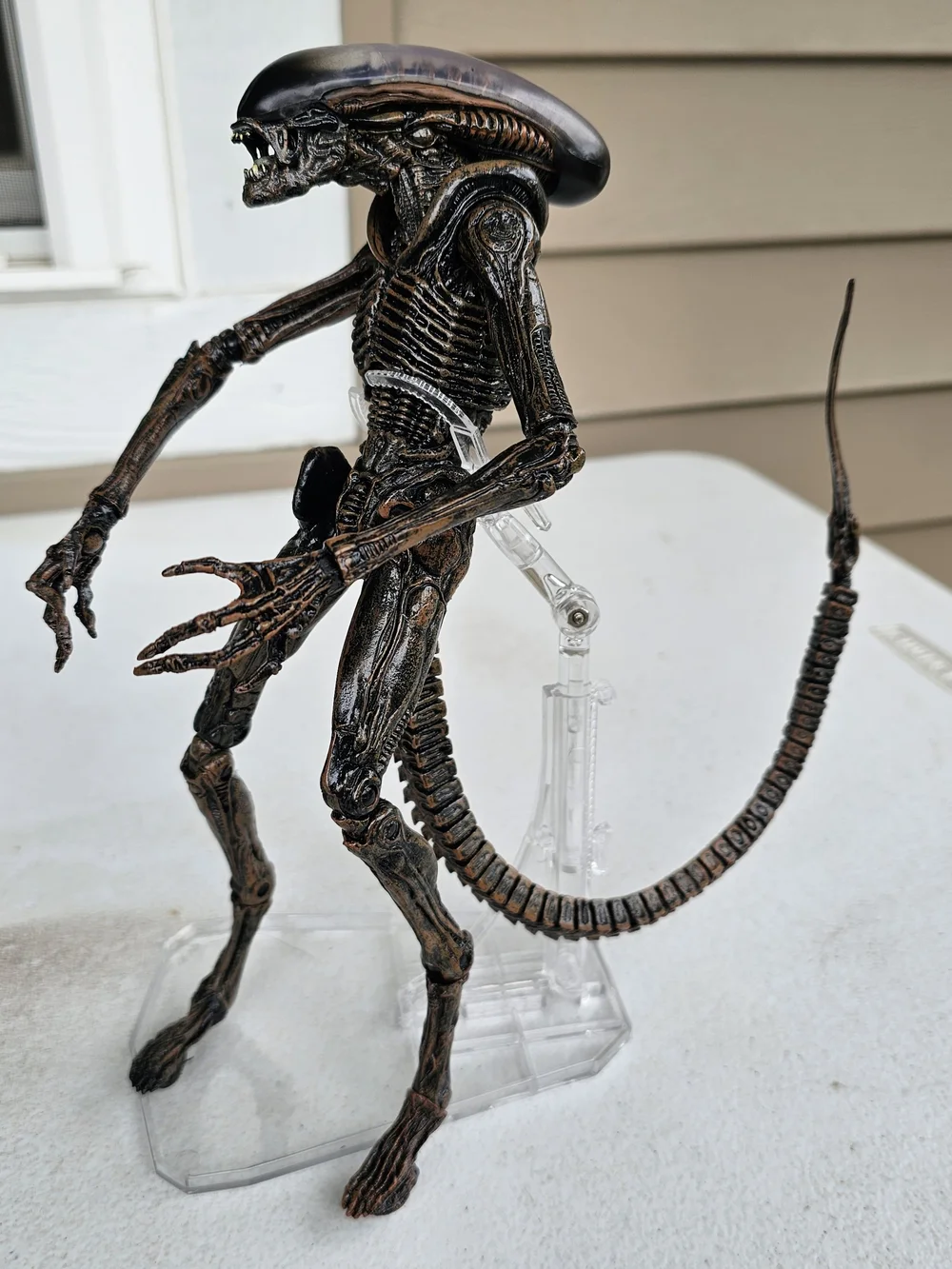 NECA Alien Xenomorph Ultimate Action Figure Brown 7